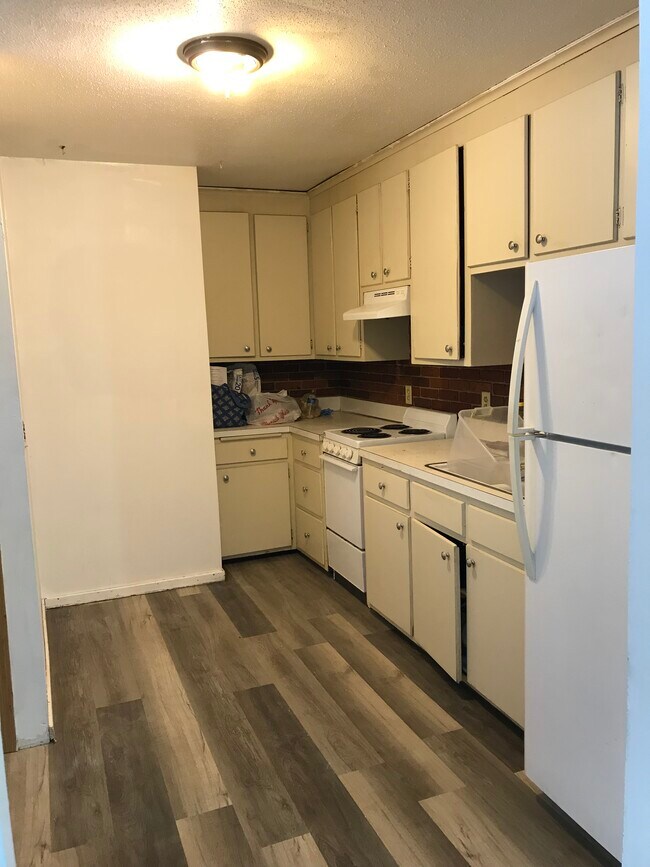 Building Photo - 8928 Jefferson St NE