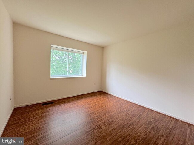 Building Photo - 4645 Logsdon Dr