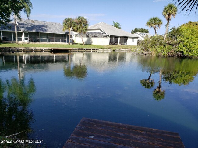 Building Photo - 2575 Palm Lake Dr