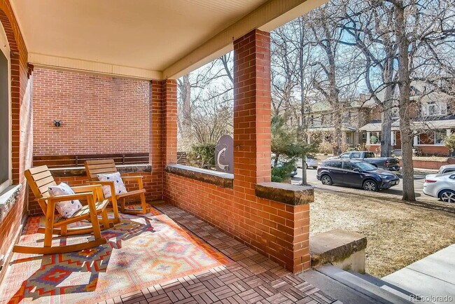 Building Photo - "Charming 4-Bed Oasis with 2.5 Baths in the Heart of Denver!"