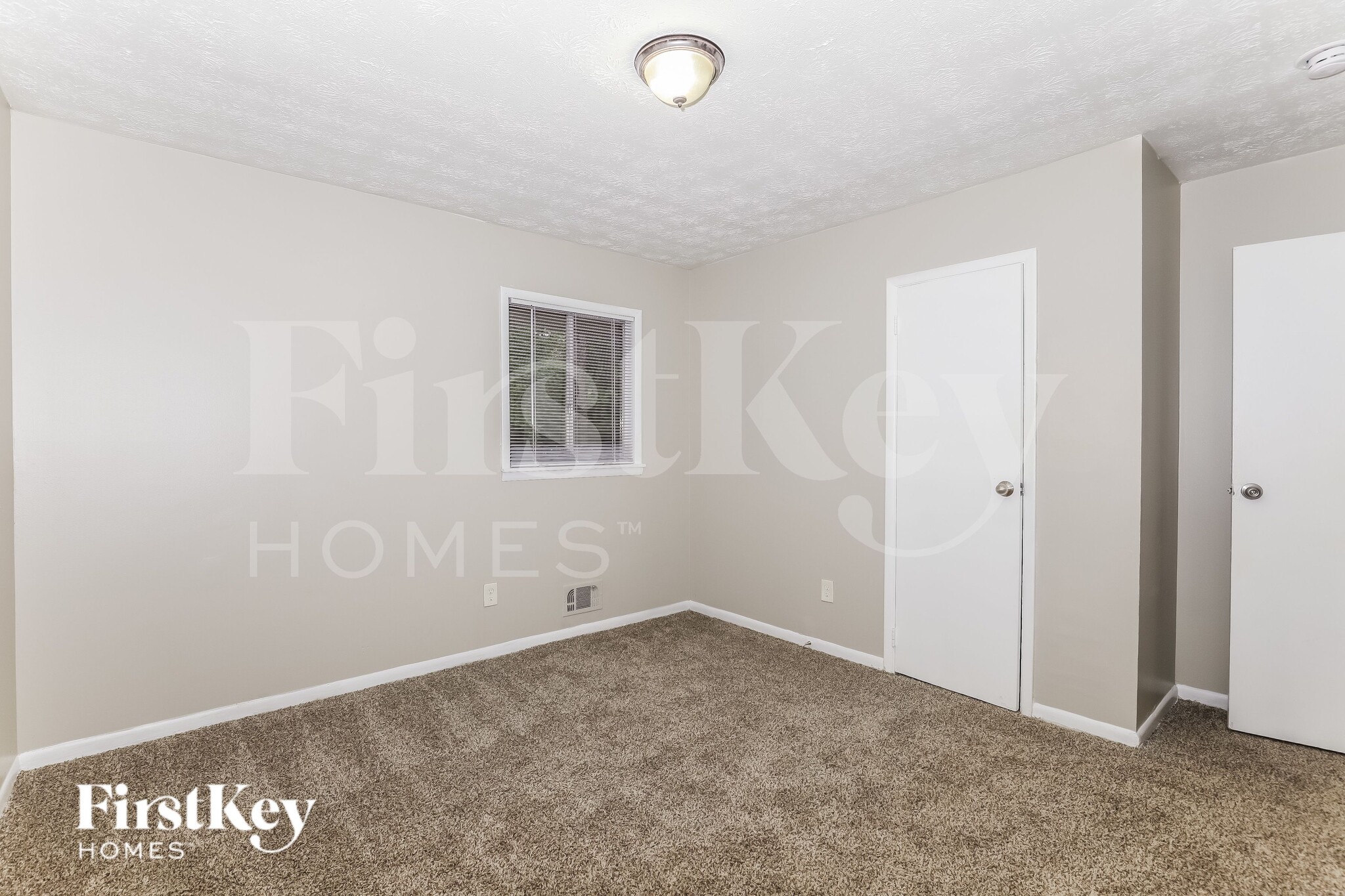 Building Photo - 1334 Labelle St