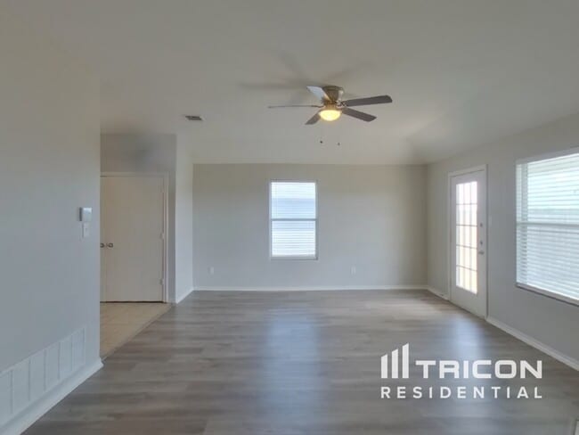 Building Photo - 12801 Carpenter Ln