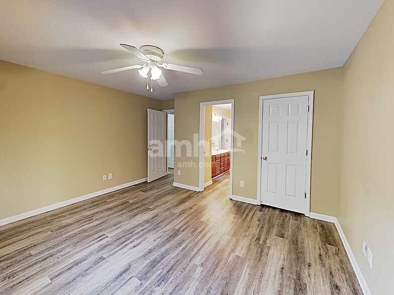 Building Photo - 100 Blankets Creek Way