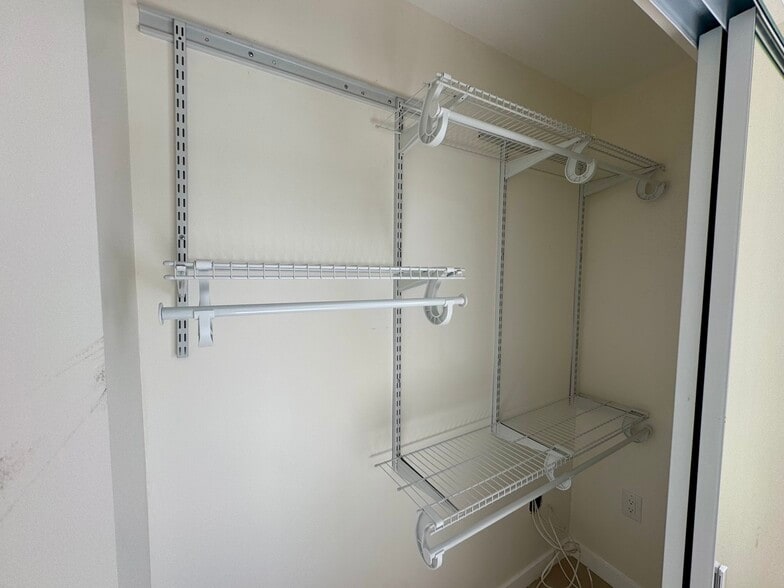 Building Photo - 8980 Oswego St