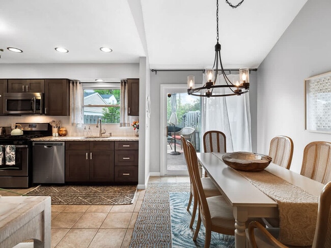 Building Photo - 126 Beachwood Ave