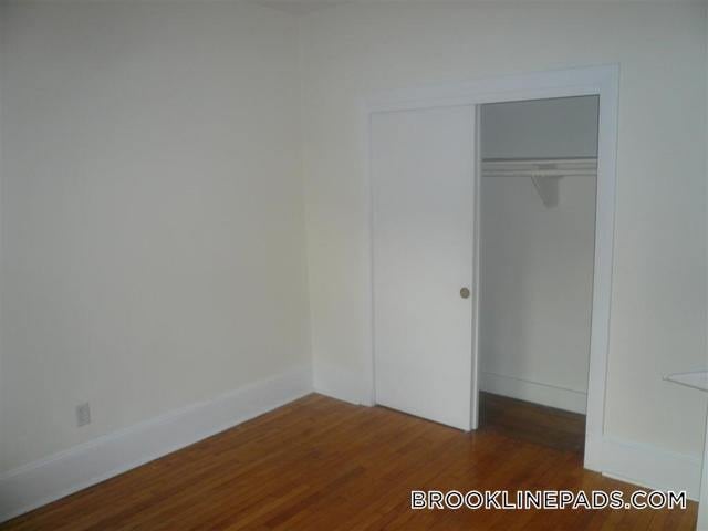 Building Photo - 1539 Beacon St