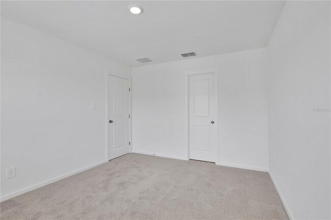 Building Photo - 975 Phoenix St
