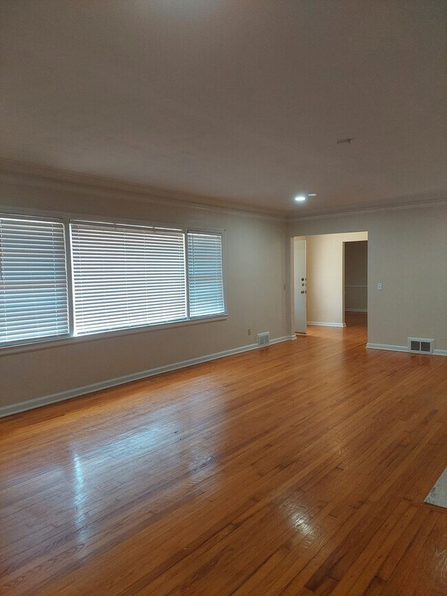 Building Photo - Heart of Midtown