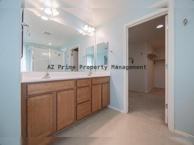 Building Photo - 218 N 109th Dr