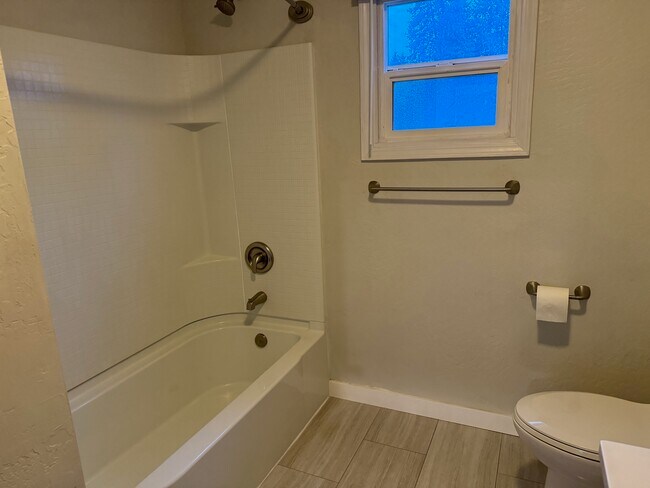 Bathroom - 2180 Dakota St