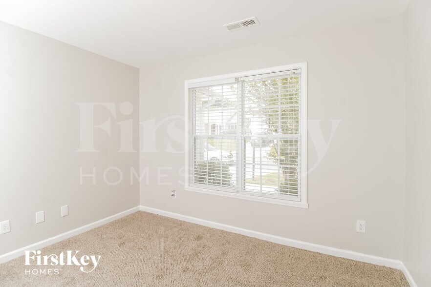 Building Photo - 5114 Fiddlers Run Dr