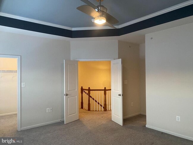 Building Photo - 8049 Crescent Park Dr