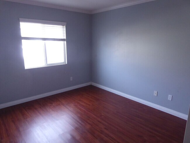 Building Photo - COMING SOON! 4 Bedroom Home for Rent in Castaic!