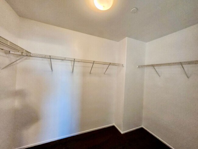 Building Photo - Newer 5 Bedroom home in quiet Lancaster co...