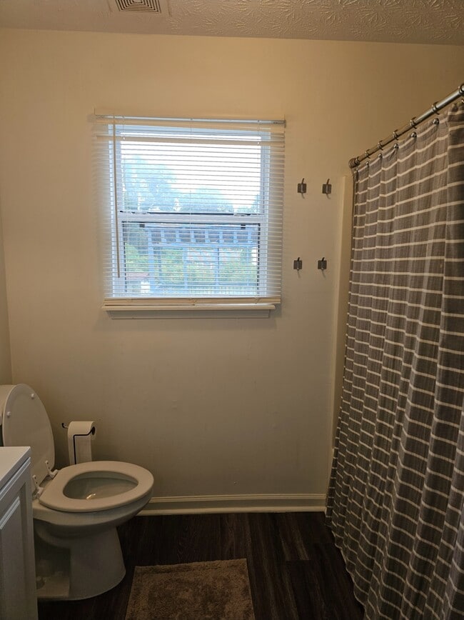 Building Photo - 1173 Moton Ave SW