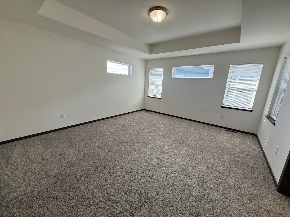 Building Photo - 4825 Suelo Rd