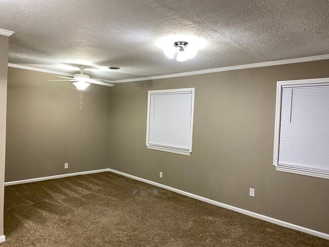 Building Photo - Nice 3BR Condo in Huntington Ridge