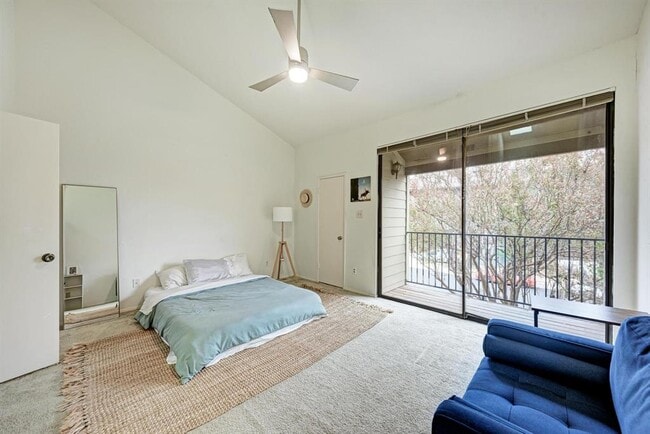 Building Photo - 1938 Holly Hill Dr