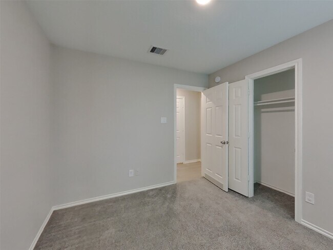 Building Photo - 11151 N Lake Mist Ln