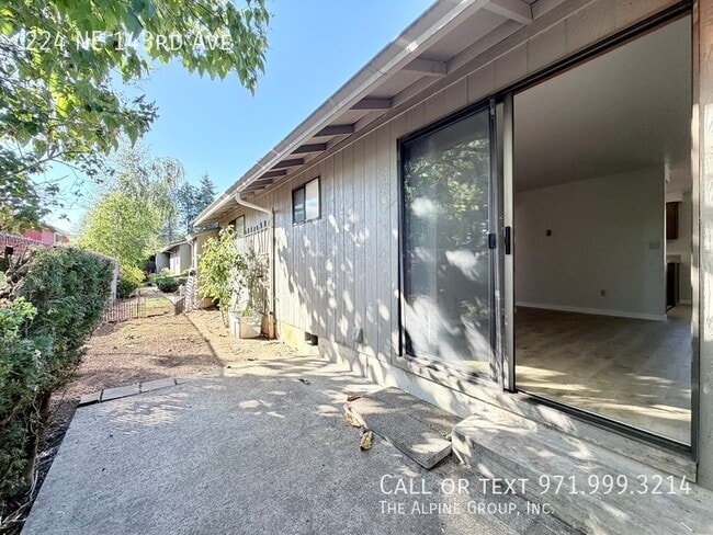 Building Photo - 224 NE 143rd Ave