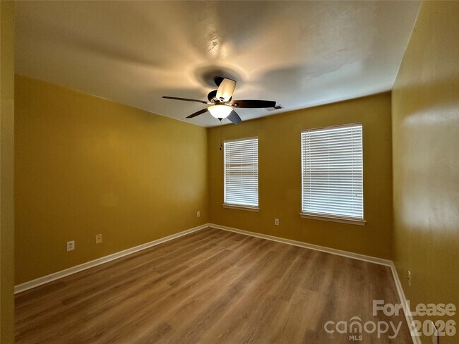 Building Photo - 6954 Beverly Springs Dr