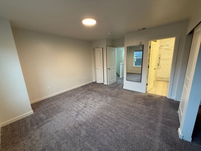 Building Photo - 19102 20th Dr SE