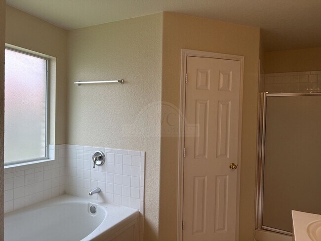 Building Photo - 5302 Jitterbug Ct