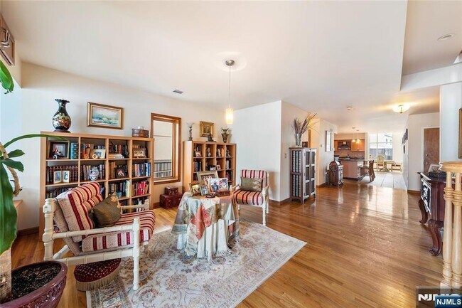 Building Photo - 220 Harrison Ave