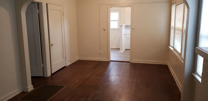 Building Photo - 2103 Belle St