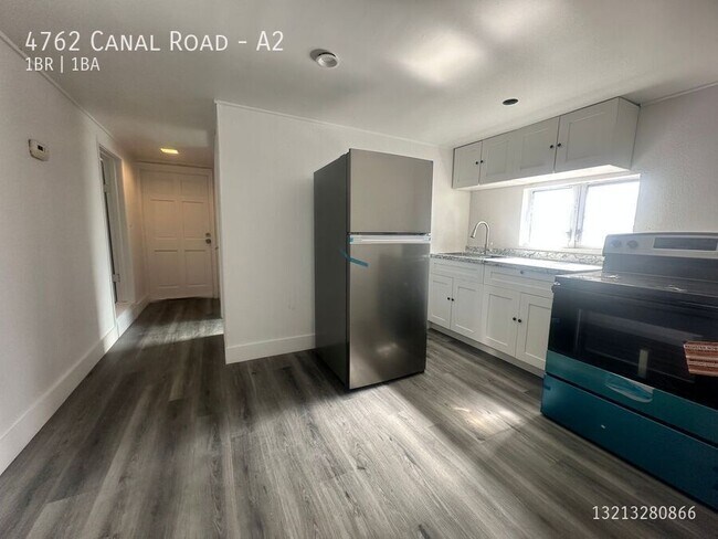 Building Photo - 4762 Canal Rd