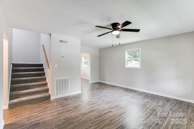 Building Photo - 4027 Bearwood Ave
