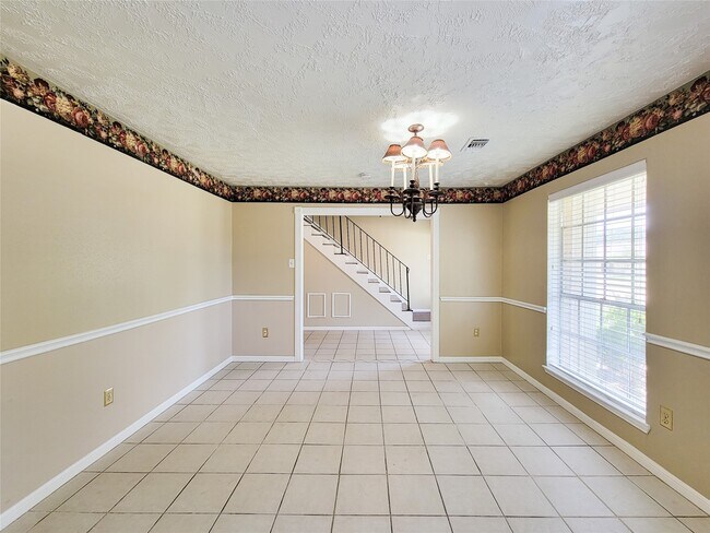 Building Photo - 16614 Cairnway Dr