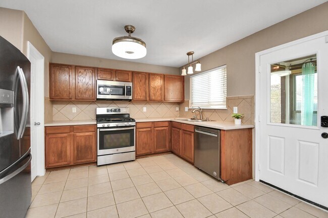 Building Photo - 1118 Desert Palms Ln