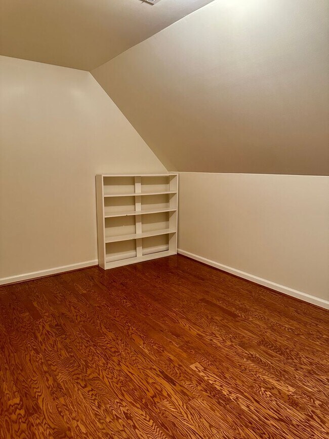 Building Photo - Beautiful home for rent in Fords Colony! Available Now!