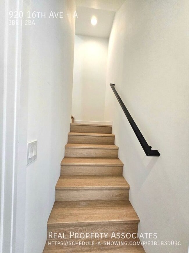 Building Photo - 920 16th Ave