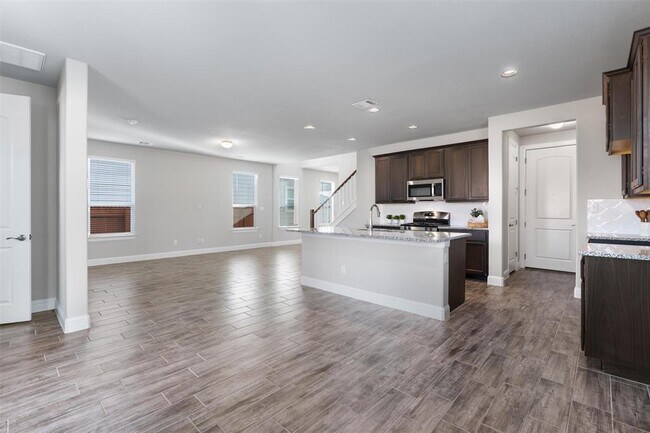 Building Photo - 312 Stone Cyn Dr