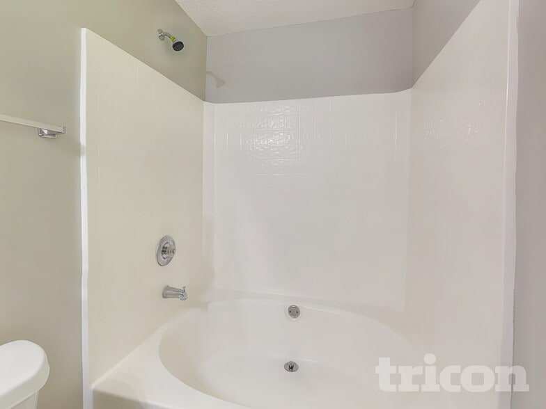 Building Photo - 73 Seagrave Ct