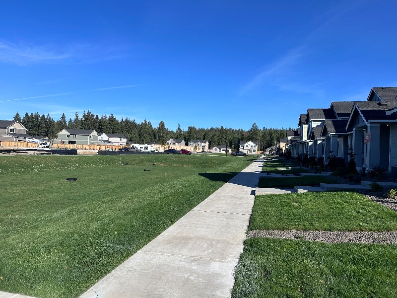 Building Photo - 181 E Lupine Ln