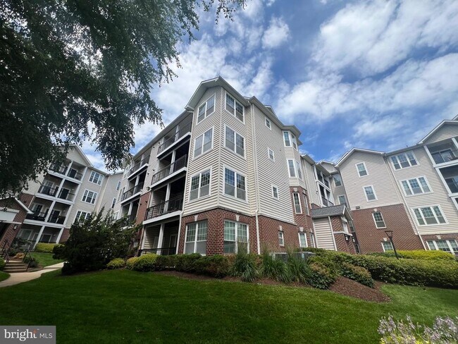 Building Photo - 1550 Spring Gate Dr.