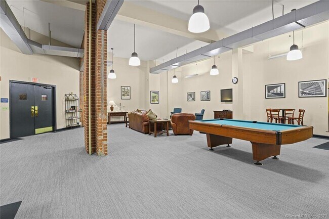 Building Photo - 25 Grand St