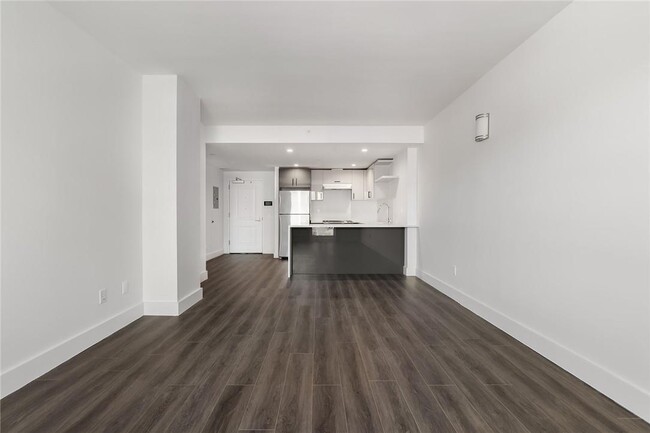 Building Photo - 3436 Kingsbridge Ave