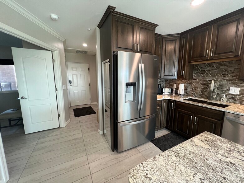 Building Photo - 777 Harrah Way