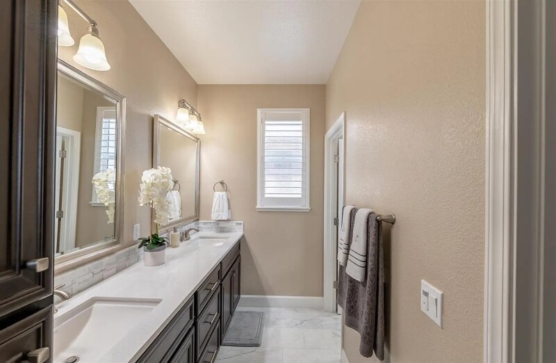 Building Photo - 1392 Violet Way