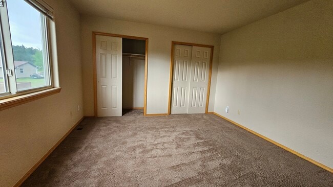 Building Photo - 1604 Columbine Village Dr