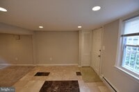 Building Photo - 909 Maplewood Ave