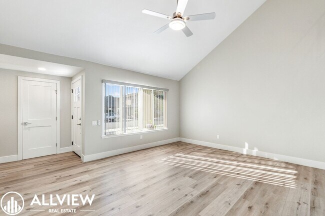 Building Photo - Welcome to this stunning 5-bedroom, 4-bathroom home located in the desirable Huntington Beach nei...