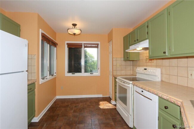 Building Photo - 218 Stoneway Ln
