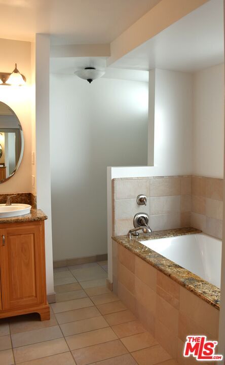 Building Photo - 11365 Chalon Rd