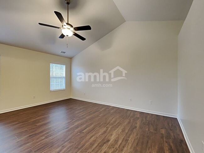 Building Photo - 30 Riverbed Dr