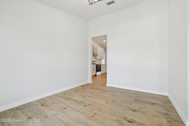 Building Photo - 1441 Eldron Blvd SE